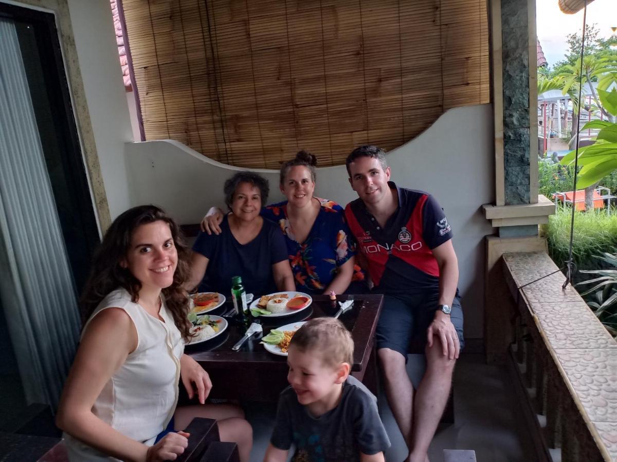 Solaluna Beach Homestay 아메드 외부 사진